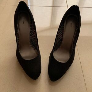 NWOT Fioni Black suede heels plaid interior. Size 10. Never worn no box no tag